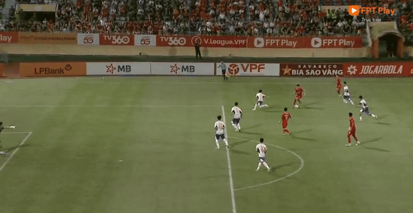 Đè bẹp SHB Đà Nẵng, Thể Công Viettel phả hơi nóng vào cuộc đua vô địch ảnh 7 Đè bẹp SHB Đà Nẵng, Thể Công Viettel phả hơi nóng vào cuộc đua vô địch ảnh 7