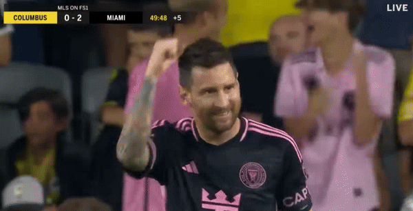 Messi vừa lập siêu phẩm sút phạt trước Colombus Crew vào sáng 3/10 Messi vừa lập siêu phẩm sút phạt trước Colombus Crew vào sáng 3/10