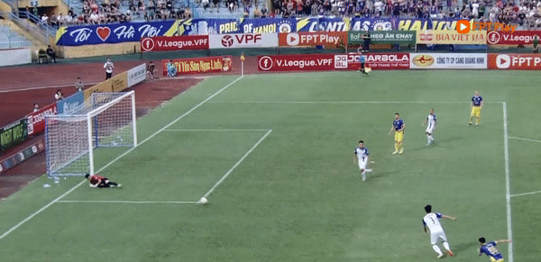 Thua SLNA trên sân nhà, CLB Hà Nội bị kìm chân trong cuộc đua vô địch ảnh 5 Thua SLNA trên sân nhà, CLB Hà Nội bị kìm chân trong cuộc đua vô địch ảnh 5