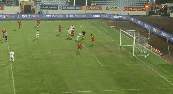 Giành chiến thắng tại Thiên Trường, Thể Công Viettel phả hơi nóng vào Thép Xanh Nam Định ảnh 20 Giành chiến thắng tại Thiên Trường, Thể Công Viettel phả hơi nóng vào Thép Xanh Nam Định ảnh 20