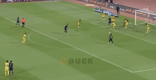 Ngoài bàn thắng nâng tỷ số lên 4-1, Ronaldo còn có 2 pha kiến tạo, điều không thường thấy ở anh Ngoài bàn thắng nâng tỷ số lên 4-1, Ronaldo còn có 2 pha kiến tạo, điều không thường thấy ở anh