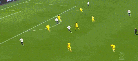 Lucas nhân đôi cách biệt