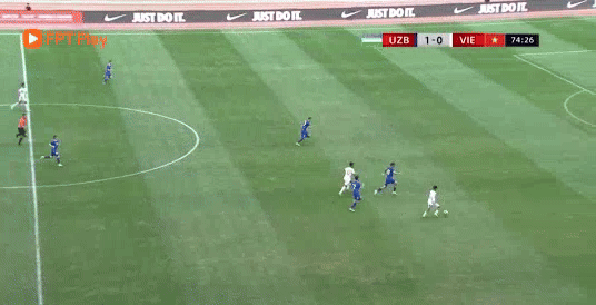 Lê Đình Long Vũ ghi bàn gỡ hòa cho Việt Nam Lê Đình Long Vũ ghi bàn gỡ hòa cho Việt Nam