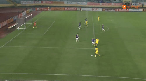 Thắng Quảng Nam, CLB Hà Nội làm nóng cuộc đua vô địch LPBank V-League ảnh 3