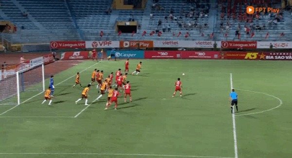 Hạ Thể Công Viettel ngay tại Hàng Đẫy, LPBank HAGL lấy vị trị của đối thủ trên bảng xếp hạng ảnh 8