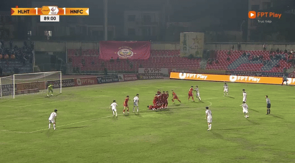 Hà Tĩnh ngắt mạch chiến thắng của CLB Hà Nội ảnh 9