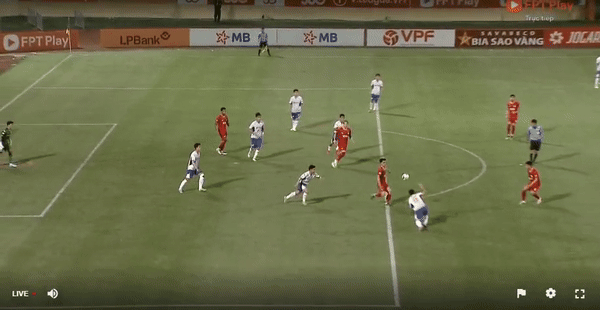 Đè bẹp SHB Đà Nẵng, Thể Công Viettel phả hơi nóng vào cuộc đua vô địch ảnh 5 Đè bẹp SHB Đà Nẵng, Thể Công Viettel phả hơi nóng vào cuộc đua vô địch ảnh 5