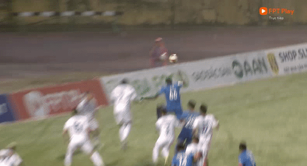 SLNA hoà kịch tính Quảng Nam trong trận đấu có 8 bàn thắng ảnh 2