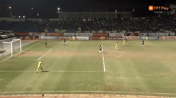 Tân binh tỏa sáng, HAGL gây sốc tại sân Thanh Hóa ảnh 4