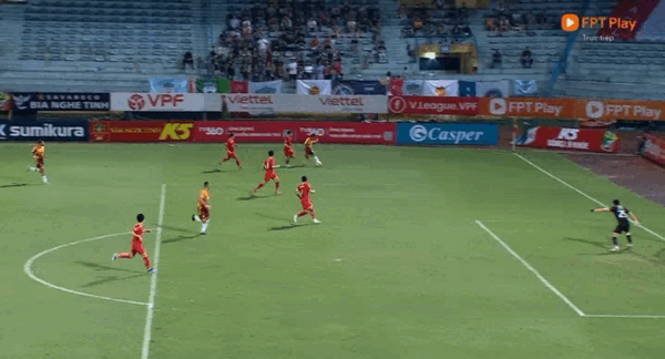 Hạ Thể Công Viettel ngay tại Hàng Đẫy, LPBank HAGL lấy vị trị của đối thủ trên bảng xếp hạng ảnh 7