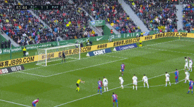 Depay ghi bàn ấn định chiến thắng 2-1 Depay ghi bàn ấn định chiến thắng 2-1