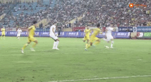 Mất điểm trước SLNA, Thép Xanh Nam Định bị Bình Định áp sát ảnh 20