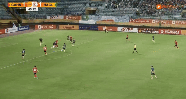 CAHN thắng ngược HAGL tại Hàng Đẫy ảnh 5