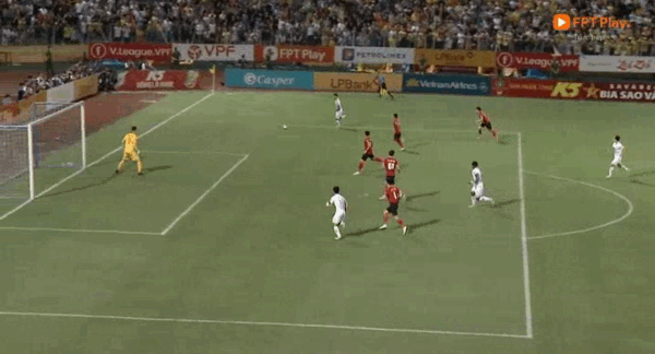 Thắng ngược CAHN, Thép Xanh Nam Định giữ vững ngôi đầu bảng V-League 2023/24 ảnh 9 Thắng ngược CAHN, Thép Xanh Nam Định giữ vững ngôi đầu bảng V-League 2023/24 ảnh 9