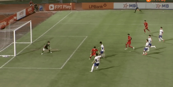 Đè bẹp SHB Đà Nẵng, Thể Công Viettel phả hơi nóng vào cuộc đua vô địch ảnh 3 Đè bẹp SHB Đà Nẵng, Thể Công Viettel phả hơi nóng vào cuộc đua vô địch ảnh 3