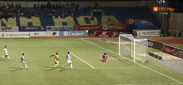 Thanh Hoá lấy đủ 3 điểm trước SLNA ảnh 2 Thanh Hoá lấy đủ 3 điểm trước SLNA ảnh 2