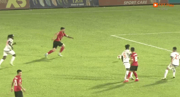 CAHN đại bại trước Becamex Bình Dương sau ngày chia tay HLV Kiatisuk ảnh 7 CAHN đại bại trước Becamex Bình Dương sau ngày chia tay HLV Kiatisuk ảnh 7