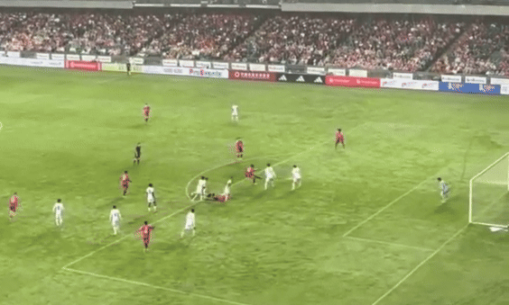 Tình huống Obi xoay người gỡ hòa 1-1 cho MU Tình huống Obi xoay người gỡ hòa 1-1 cho MU