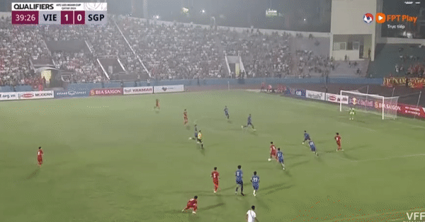 Hàng công lỡ cơ hội, hàng thủ mắc sai sót khiến U23 Việt Nam chia điểm với U23 Singapore ảnh 19 Hàng công lỡ cơ hội, hàng thủ mắc sai sót khiến U23 Việt Nam chia điểm với U23 Singapore ảnh 19