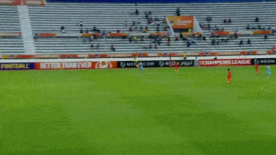 Một trong những bàn thua thể hiện sự non kém của CLB Taishan Một trong những bàn thua thể hiện sự non kém của CLB Taishan