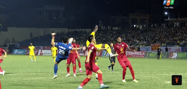 Không có thêm bàn thắng trong hiệp 2, Thanh Hóa chấp nhận chia điểm với Hà Tĩnh ảnh 5