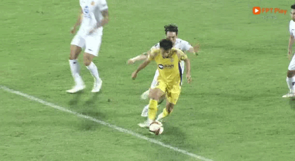 Mất điểm trước SLNA, Thép Xanh Nam Định bị Bình Định áp sát ảnh 9