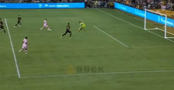 Messi kiến tạo cho Alba ghi bàn Messi kiến tạo cho Alba ghi bàn