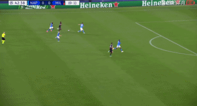 Giroud ghi bàn một cách dễ dàng đưa Milan dẫn trước