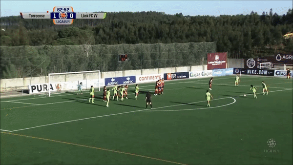 Cú đá phạt ấn tượng của Huỳnh Như