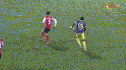 Văn Quyết và đồng đội hưởng niềm vui thắng trận trước CLB TP.HCM sau 3 trận toàn hòa và thua ảnh 53