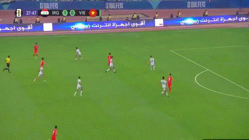 Đường chuyền của Tiến Linh, nỗ lực của Quang Hải mang tới cơ hội dứt điểm cho Hoàng Đức. Đường chuyền của Tiến Linh, nỗ lực của Quang Hải mang tới cơ hội dứt điểm cho Hoàng Đức.