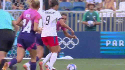 Tuyển nữ Mỹ lần thứ 6 vào chung kết Olympic nhờ bàn thắng hiệp phụ trước tuyển Đức ảnh 28