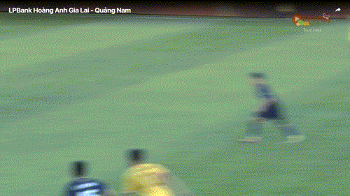 Hàng công bế tắc, HAGL chia điểm với Quảng Nam tại Pleiku ảnh 8