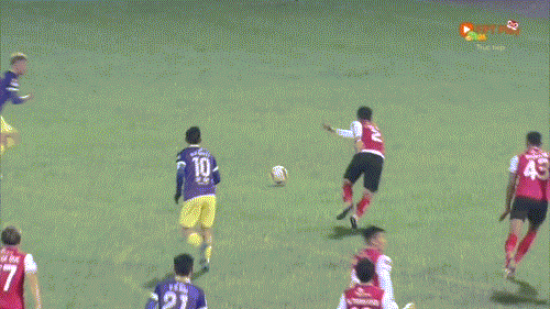 Văn Quyết và đồng đội hưởng niềm vui thắng trận trước CLB TP.HCM sau 3 trận toàn hòa và thua ảnh 19