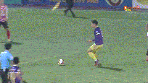 Văn Quyết và đồng đội hưởng niềm vui thắng trận trước CLB TP.HCM sau 3 trận toàn hòa và thua ảnh 39