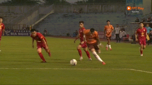 Đánh bại HAGL, Hà Tĩnh vào tốp đầu LPBank V-League 2024/25 ảnh 3