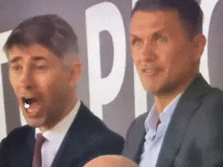 Huyền thoại Maldini ăn mừng 'như điên' khi con trai ghi bàn trong trận ra mắt Milan