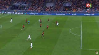 Cầu thủ Tây Ban Nha giận dữ vì bàn thắng gây tranh cãi của Mbappe