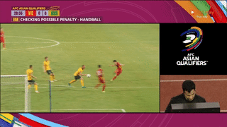 Video: Trọng tài từ chối thổi phạt đền cho Việt Nam