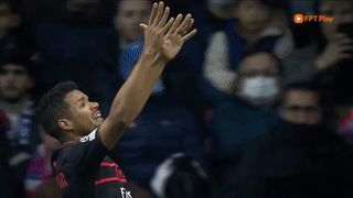 Chân dung 'người hùng' AC Milan: Từng là nhân viên giao hàng, đi lên từ giải hạng tư