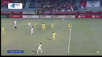 Bàn ấn định tỷ số xuất sắc của Văn Hào.