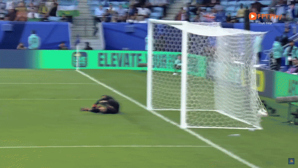 Bất phân thắng bại, Uzbekistan dắt tay Australia vào vòng trong ảnh 7