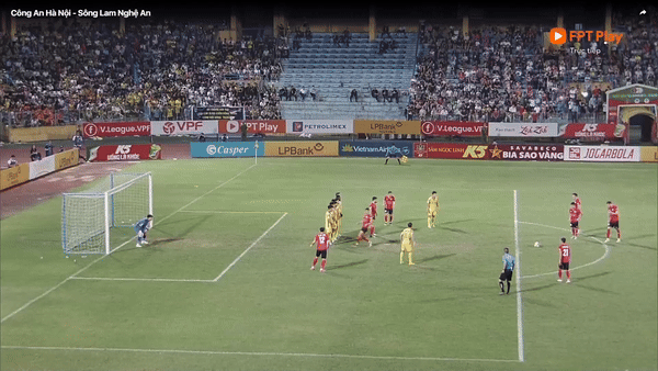 Quang Hải lập siêu phẩm đá phạt, CLB Công an Hà Nội thắng dễ SLNA ảnh 17