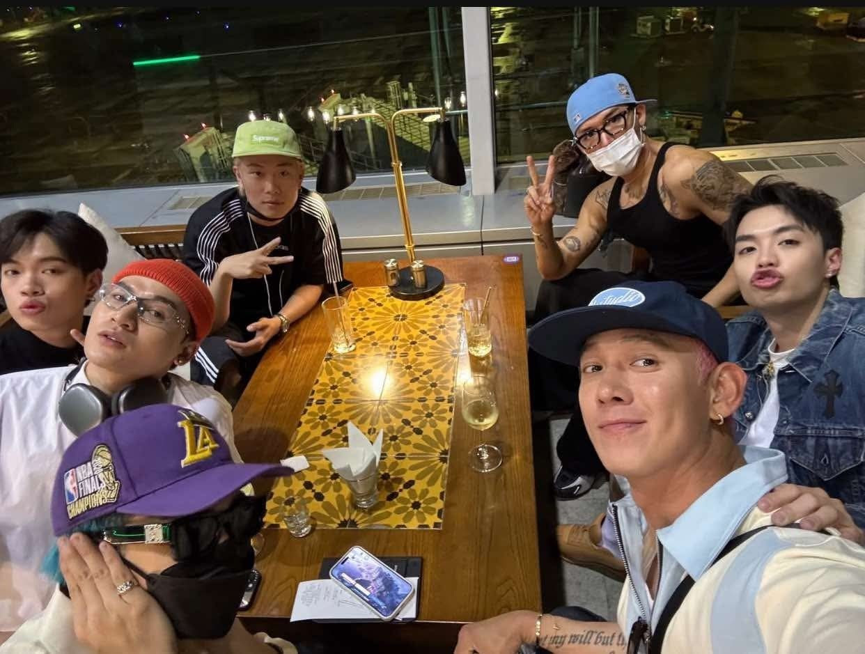 Fan ví thời gian dừng chân tại Hàn Quốc như một "company trip" đúng nghĩa. 521555412-17869015110410049-7774294301872612700-n.jpg