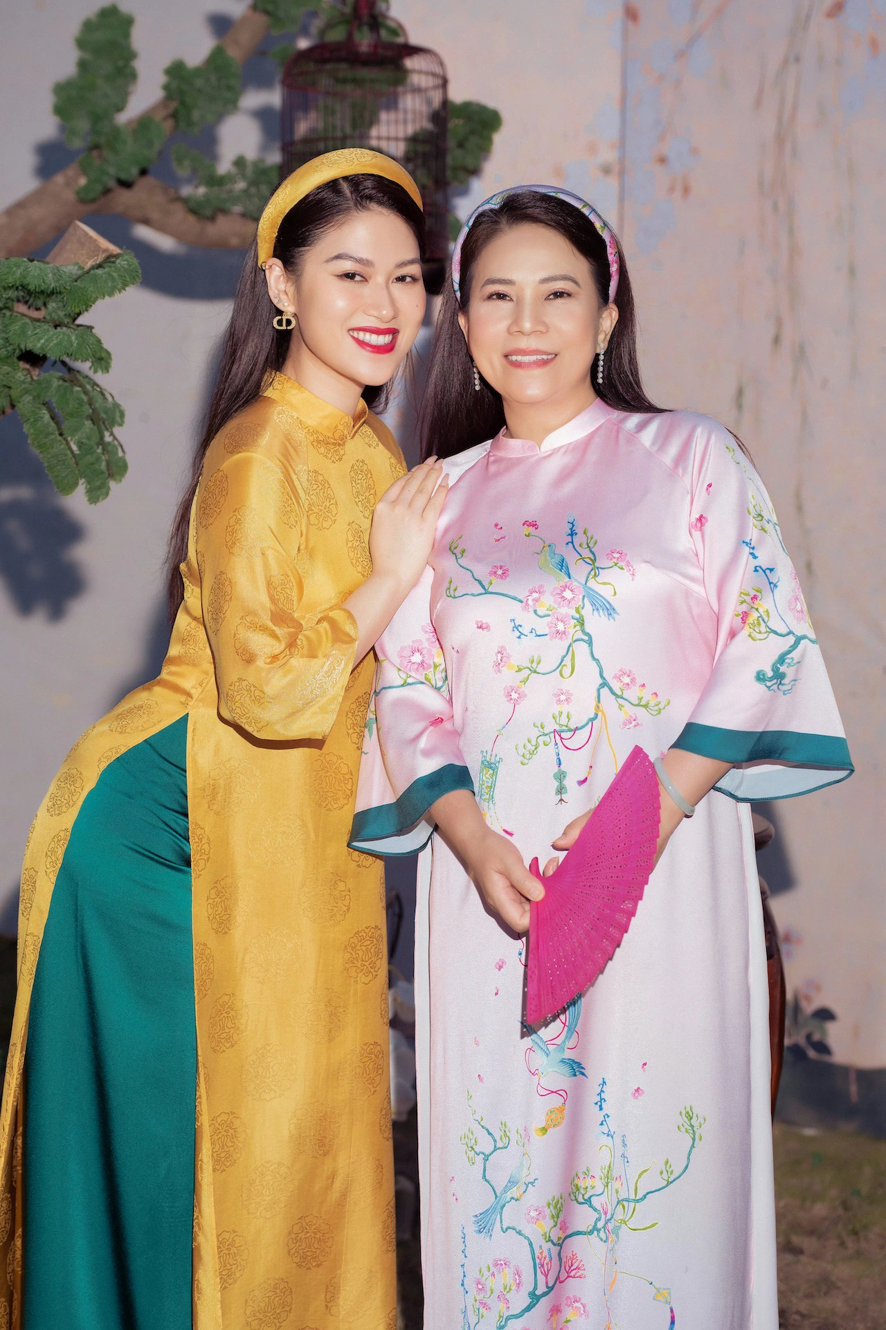 Gia đình của "Tư Tâm" cũng làm việc trong ngành thủy sản. Ảnh: FBNV. aodai-89-5912.png