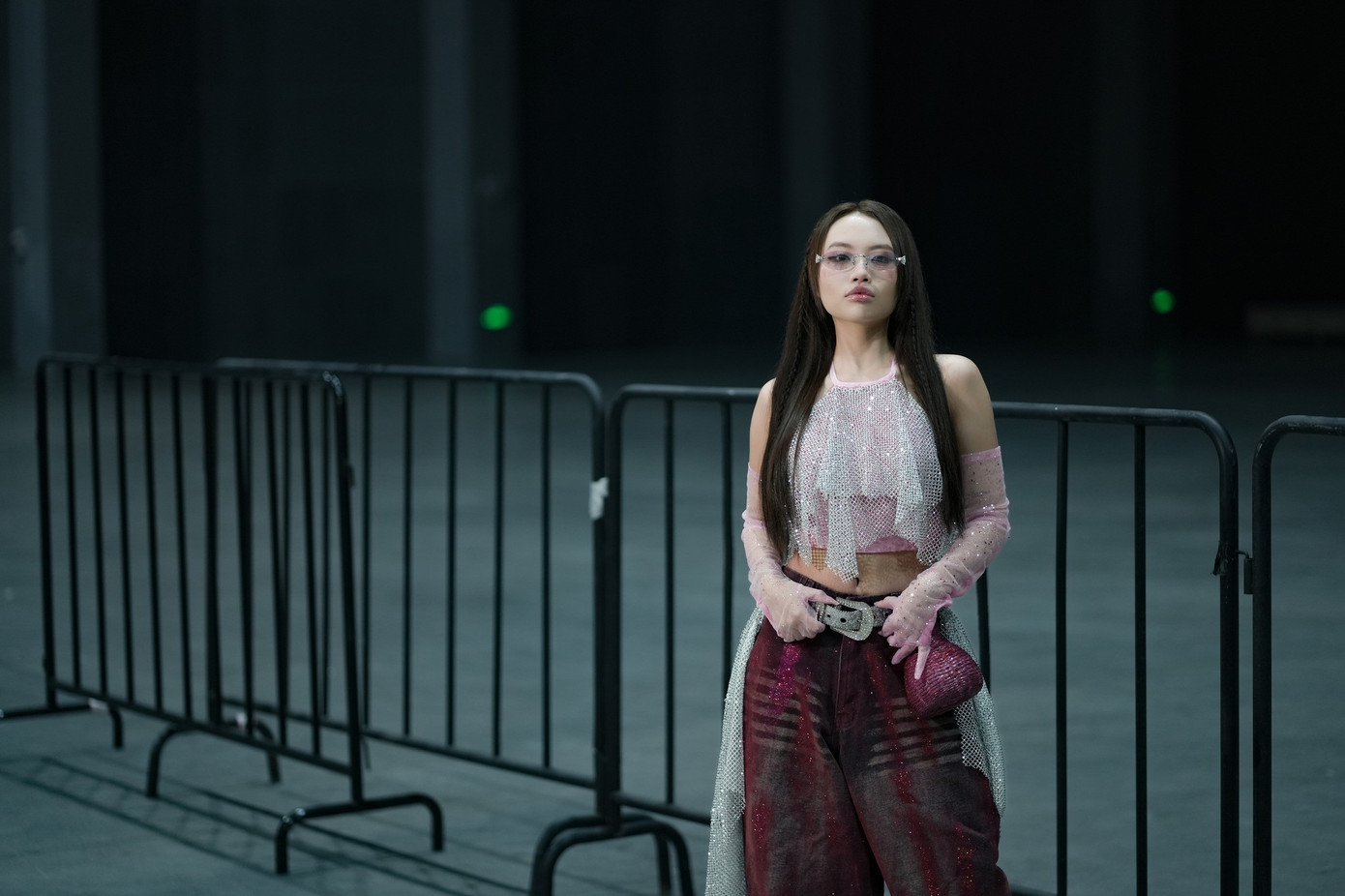 "Cô bé dân ca" thay đổi phong cách, diện trang phục cá tính mang thiên hướng futuristic và glam punk trình diễn tại đêm Bán kết 2 Sing! Asia. 521410031-1181582884014439-2367231541706317765-n.jpg