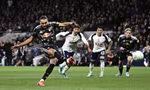 Rơi điểm trước Leeds, Tottenham đối diện nguy cơ rớt hạng 