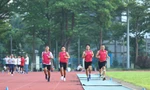 Các trọng tài kiểm tra thể lực để chuẩn bị cho mùa giải mới (ảnh A.T)