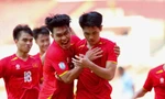 Pham Ly Duc (kiri) dan Dinh Bac merayakan gol di turnamen U23 Asia Tenggara 2025 (foto oleh Huu Pham)