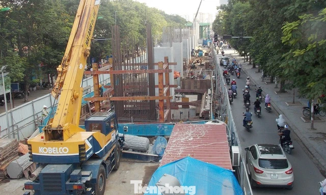 Yêu cầu thu hẹp hàng rào 5 vị trí thi công dự án Metro Nhổn - ga Hà Nội